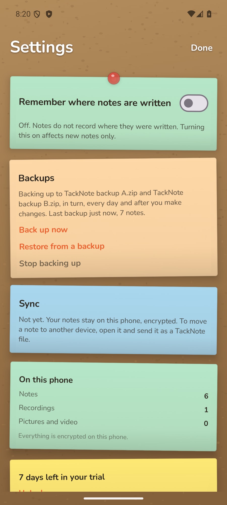 Backups がオンになった Android の TackNote 設定。TackNote backup A と B に交互にバックアップしており、Back up now、Restore from a backup、Stop backing up がある