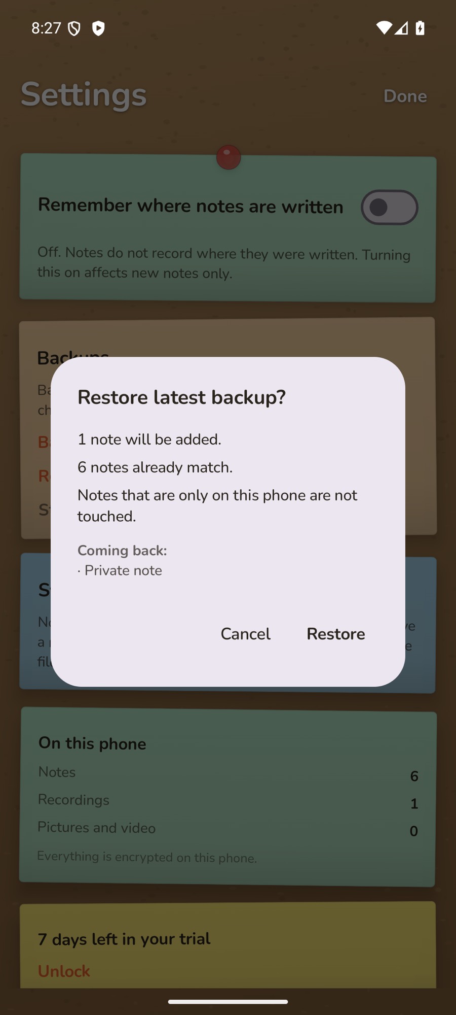 Android の Restore latest backup ダイアログ。1 件のメモが追加され、6 件はすでに一致しており、Coming back に Private note が表示されている